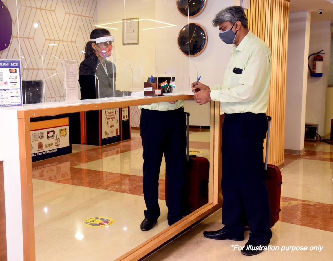 Oyo Townhouse 74871 Thoraipakkam Hotell Chennai Exteriör bild