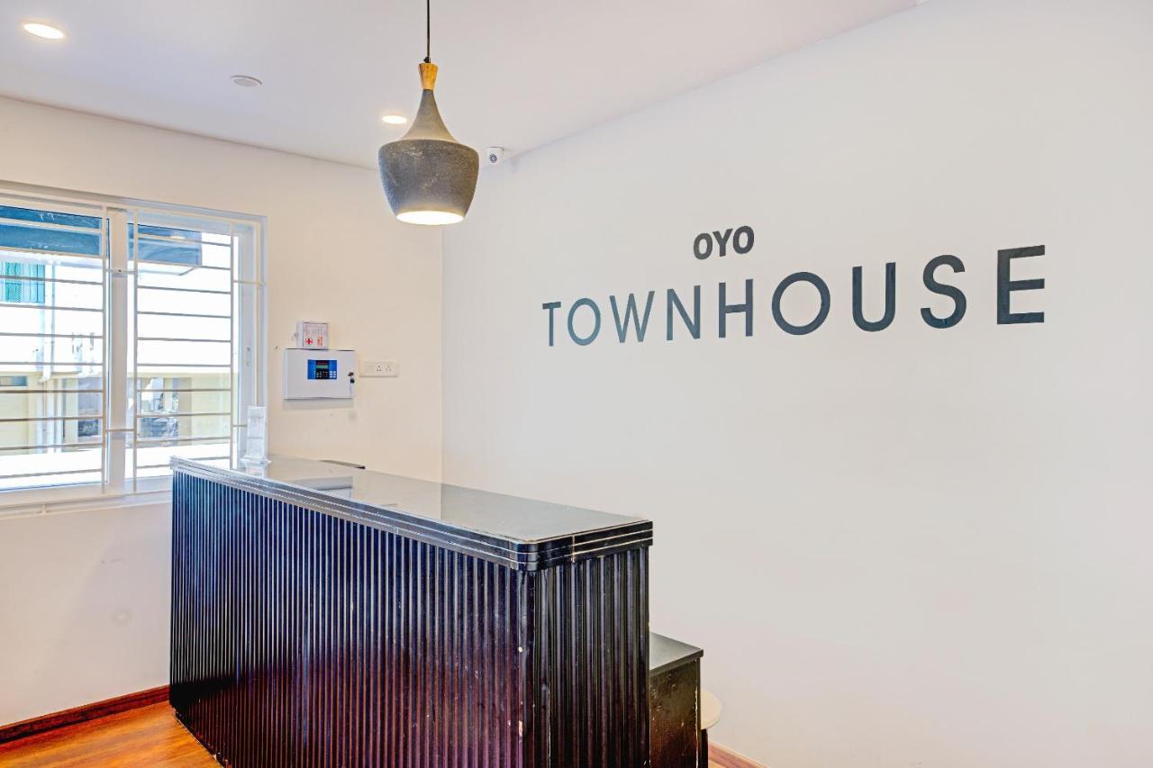 Oyo Townhouse 74871 Thoraipakkam Hotell Chennai Exteriör bild