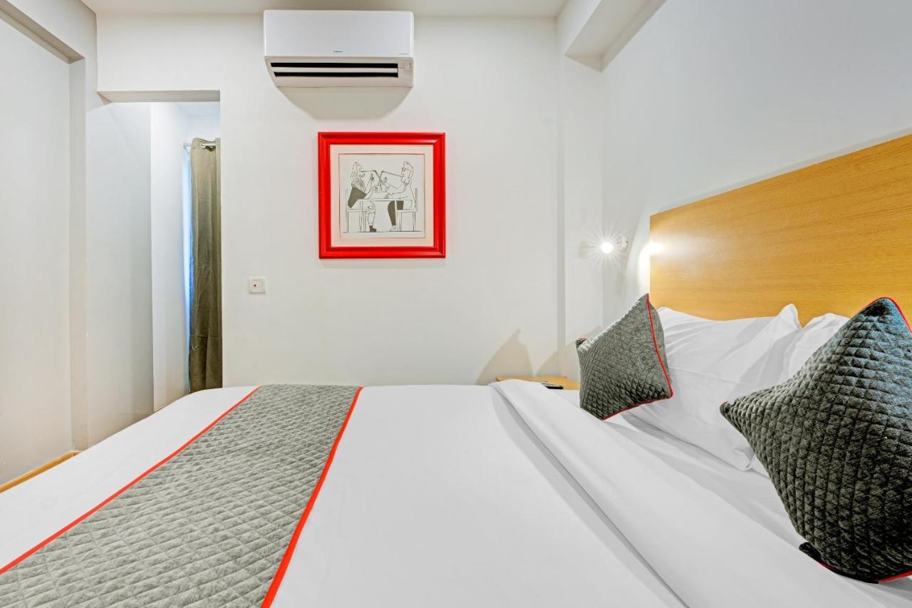 Oyo Townhouse 74871 Thoraipakkam Hotell Chennai Exteriör bild