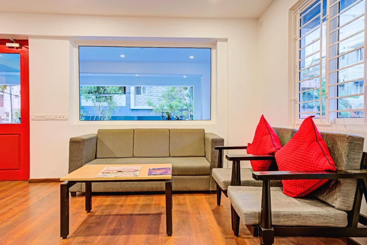 Oyo Townhouse 74871 Thoraipakkam Hotell Chennai Exteriör bild