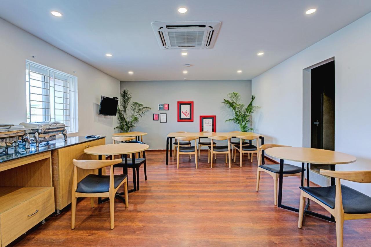 Oyo Townhouse 74871 Thoraipakkam Hotell Chennai Exteriör bild