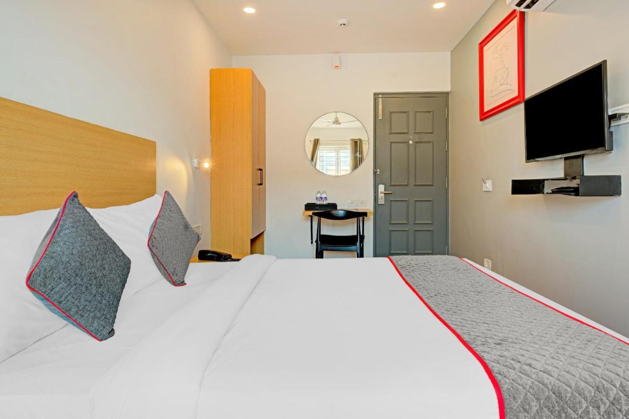 Oyo Townhouse 74871 Thoraipakkam Hotell Chennai Exteriör bild