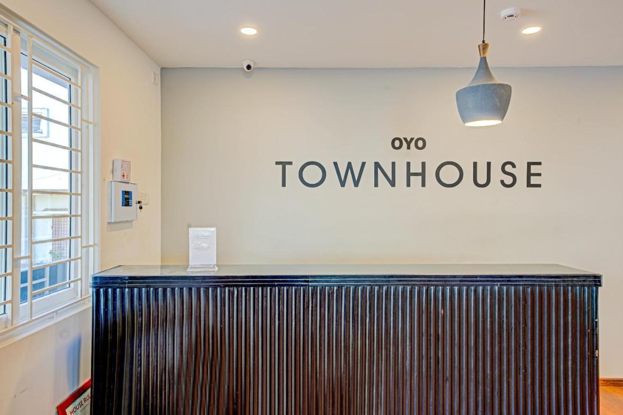 Oyo Townhouse 74871 Thoraipakkam Hotell Chennai Exteriör bild